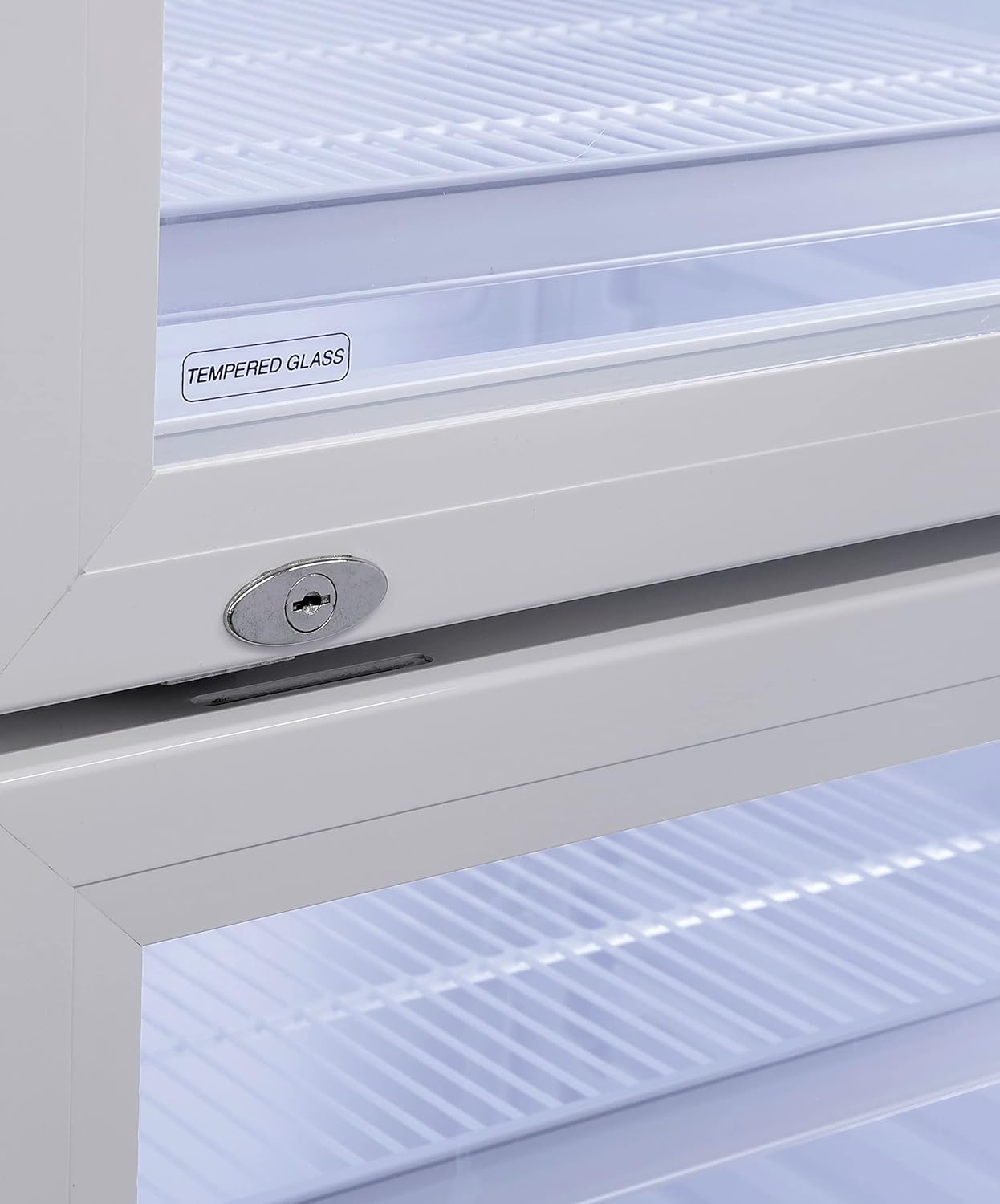 METRO Professional Réfrigérateur à Boissons GSC2360B, Acier/Verre, 62 x 63.6 x 175.3 cm, 347 L, avec Serrure, Noir