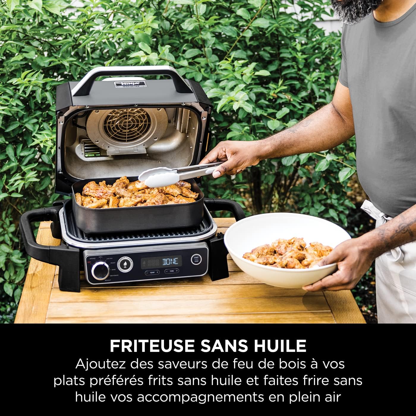 Ninja Woodfire Barbecue électrique et fumoir Pro XL avec thermomètre, barbecue et Air fryer d'extérieur 4-en-1 avec système Smart Cook et granulés Woodfire, portatif, gris/noir, OG850EU