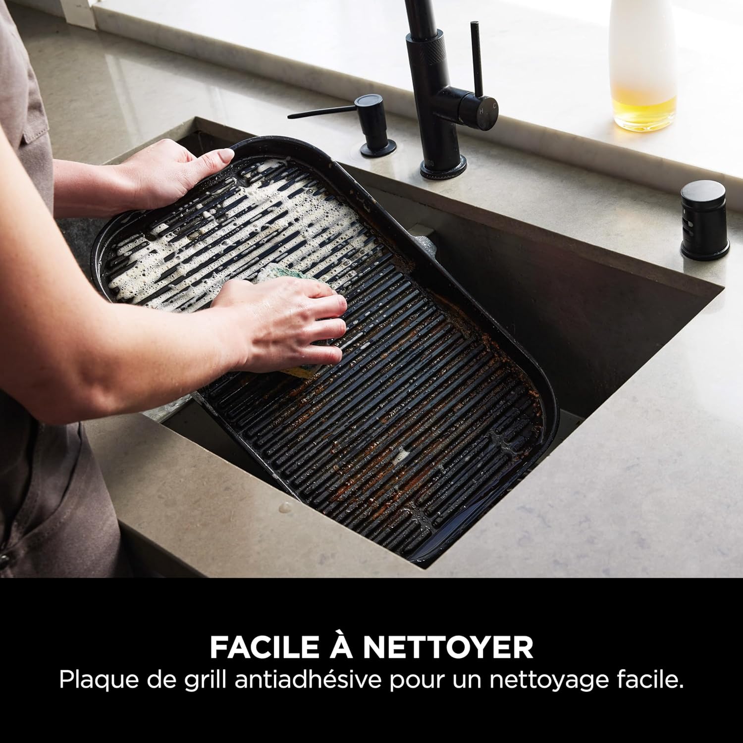 Ninja Woodfire Barbecue électrique et fumoir Pro XL avec thermomètre, barbecue et Air fryer d'extérieur 4-en-1 avec système Smart Cook et granulés Woodfire, portatif, gris/noir, OG850EU