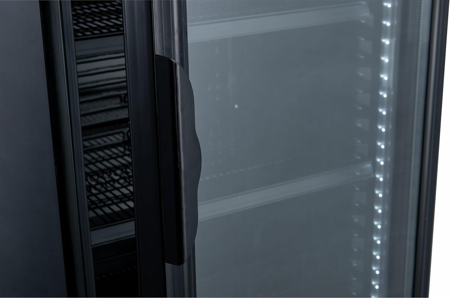 METRO Professional Réfrigérateur à Boissons GSC2360B, Acier/Verre, 62 x 63.6 x 175.3 cm, 347 L, avec Serrure, Noir