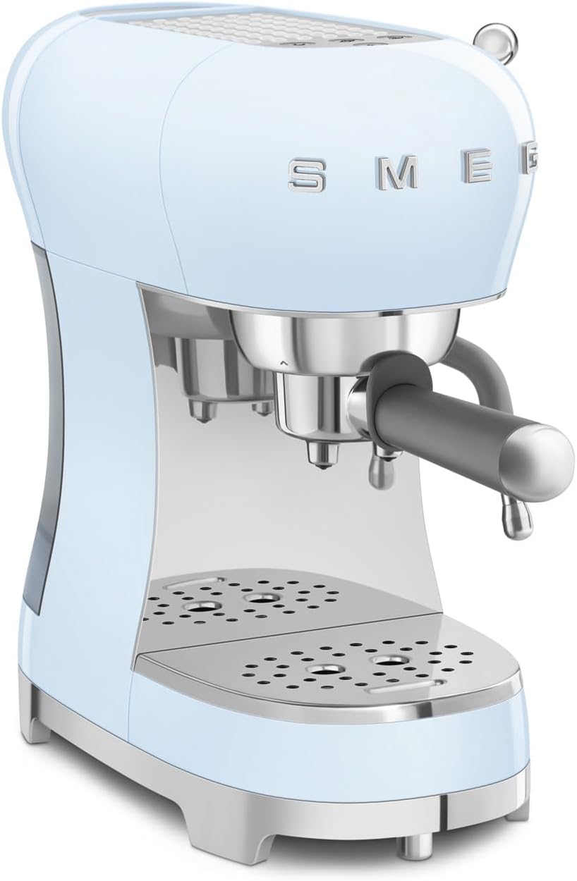 Smeg, Machine à Café Expresso Manuelle ECF02CREU, Système Thermoblock et Buse Vapeur, 4 Fonctions Expresso, Plateau Amovible, Porte Filtre, Réservoir d'Eau 1 L, Dimensions Compactes, 1350W, Crème