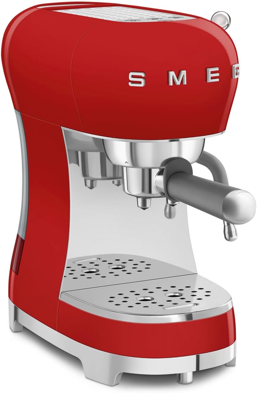 Smeg, Machine à Café Expresso Manuelle ECF02CREU, Système Thermoblock et Buse Vapeur, 4 Fonctions Expresso, Plateau Amovible, Porte Filtre, Réservoir d'Eau 1 L, Dimensions Compactes, 1350W, Crème