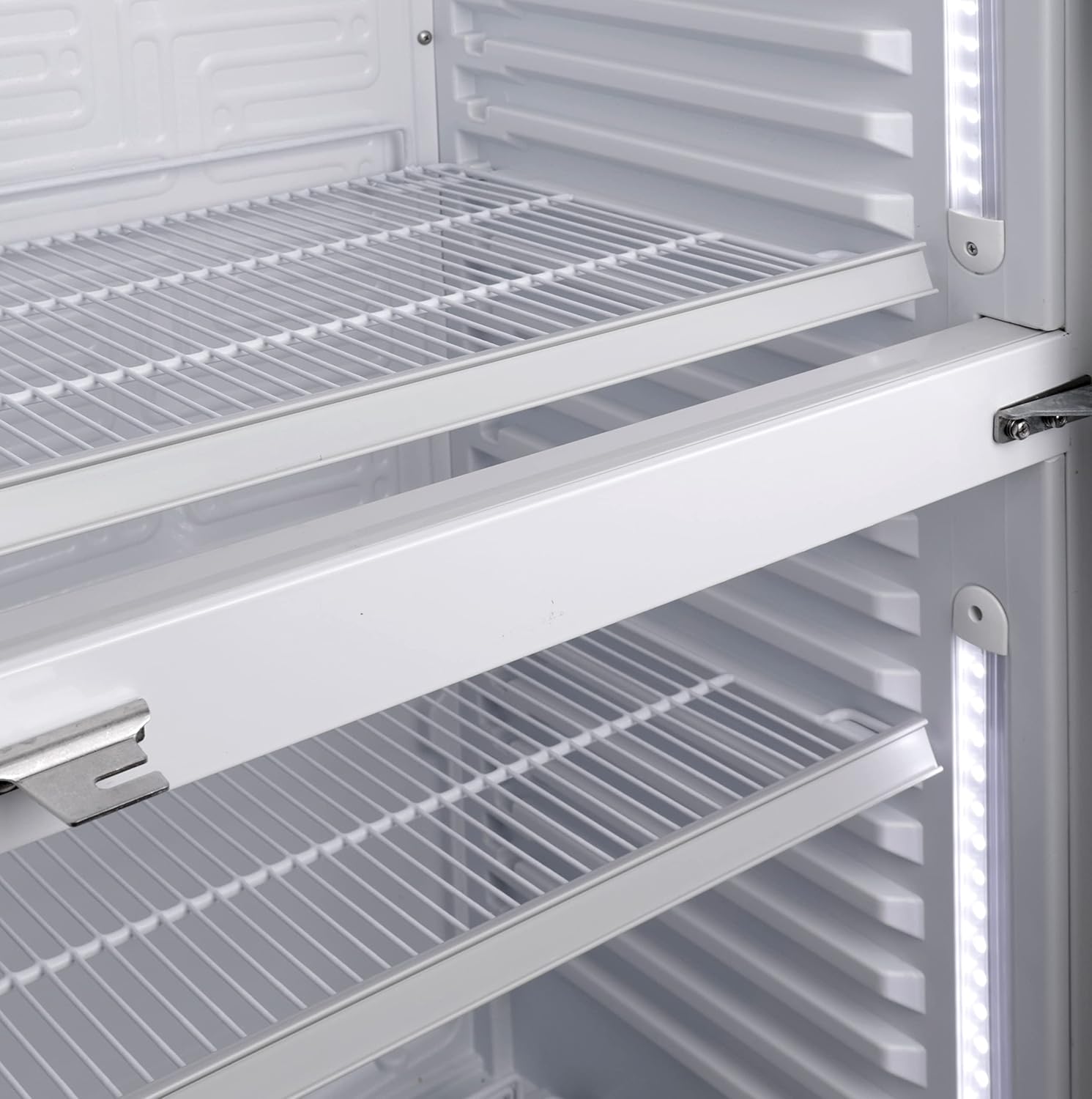 METRO Professional Réfrigérateur à Boissons GSC2360B, Acier/Verre, 62 x 63.6 x 175.3 cm, 347 L, avec Serrure, Noir