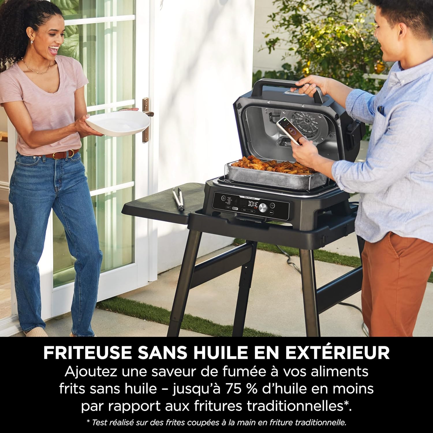 Ninja Woodfire Barbecue électrique et fumoir Pro XL avec thermomètre, barbecue et Air fryer d'extérieur 4-en-1 avec système Smart Cook et granulés Woodfire, portatif, gris/noir, OG850EU