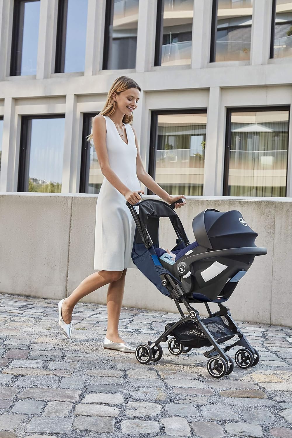 gb Gold Poussette Pockit+ All Terrain, Ultra-compacte, De 6 mois jusqu'à 22 kg (4 ans env.), Night Blue