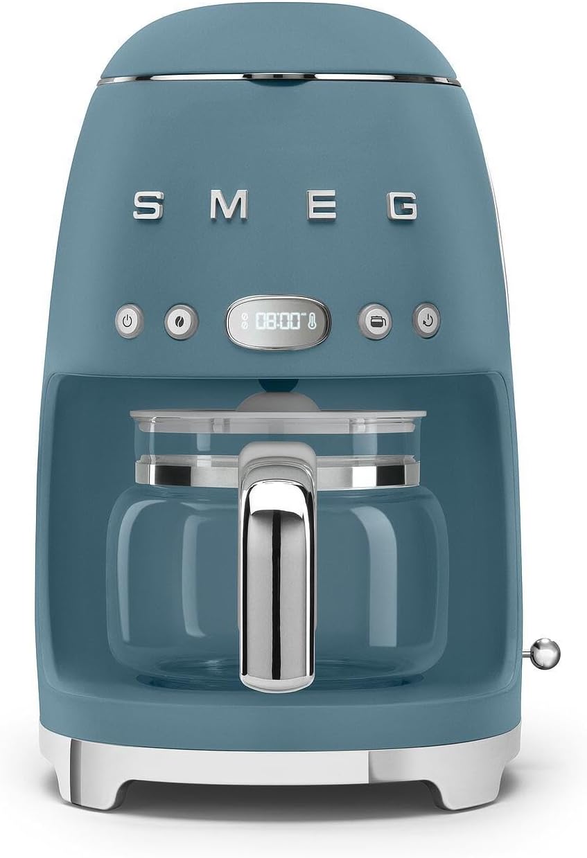 Smeg, Machine à Café Filtre DCF02PBEU, Fonction Arôme et Autostart, Carafe en Verre Jusqu'à 12 Tasses, 2 Niveaux d'Intensité, Mode Maintien au Chaud, 1050 W, Bleu Clair Pastel