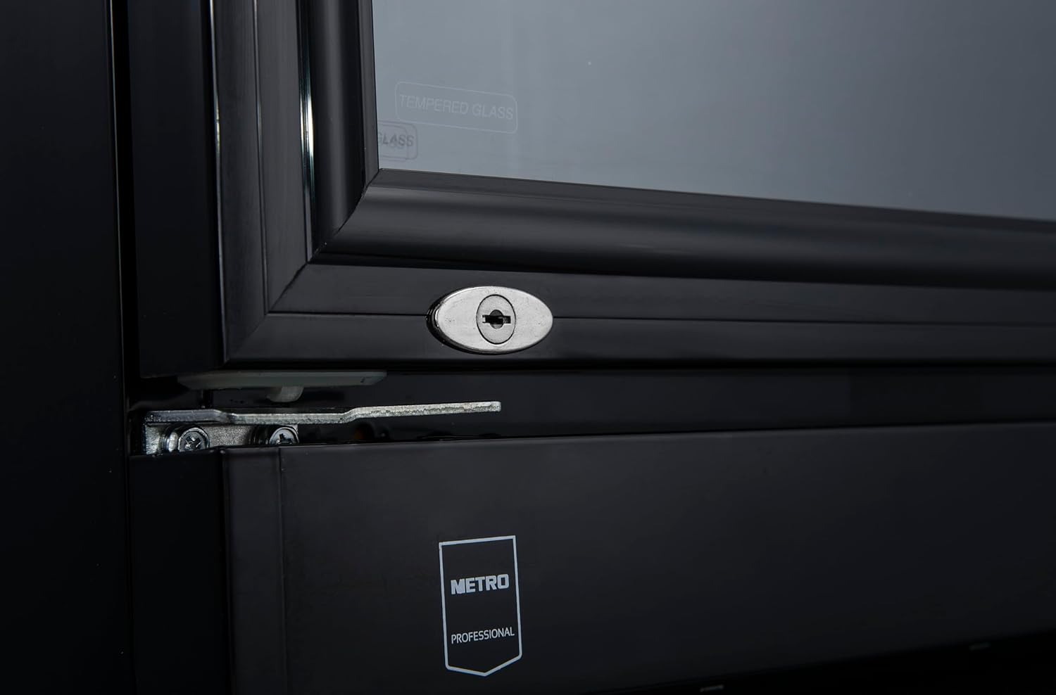 METRO Professional Réfrigérateur à Boissons GSC2360B, Acier/Verre, 62 x 63.6 x 175.3 cm, 347 L, avec Serrure, Noir