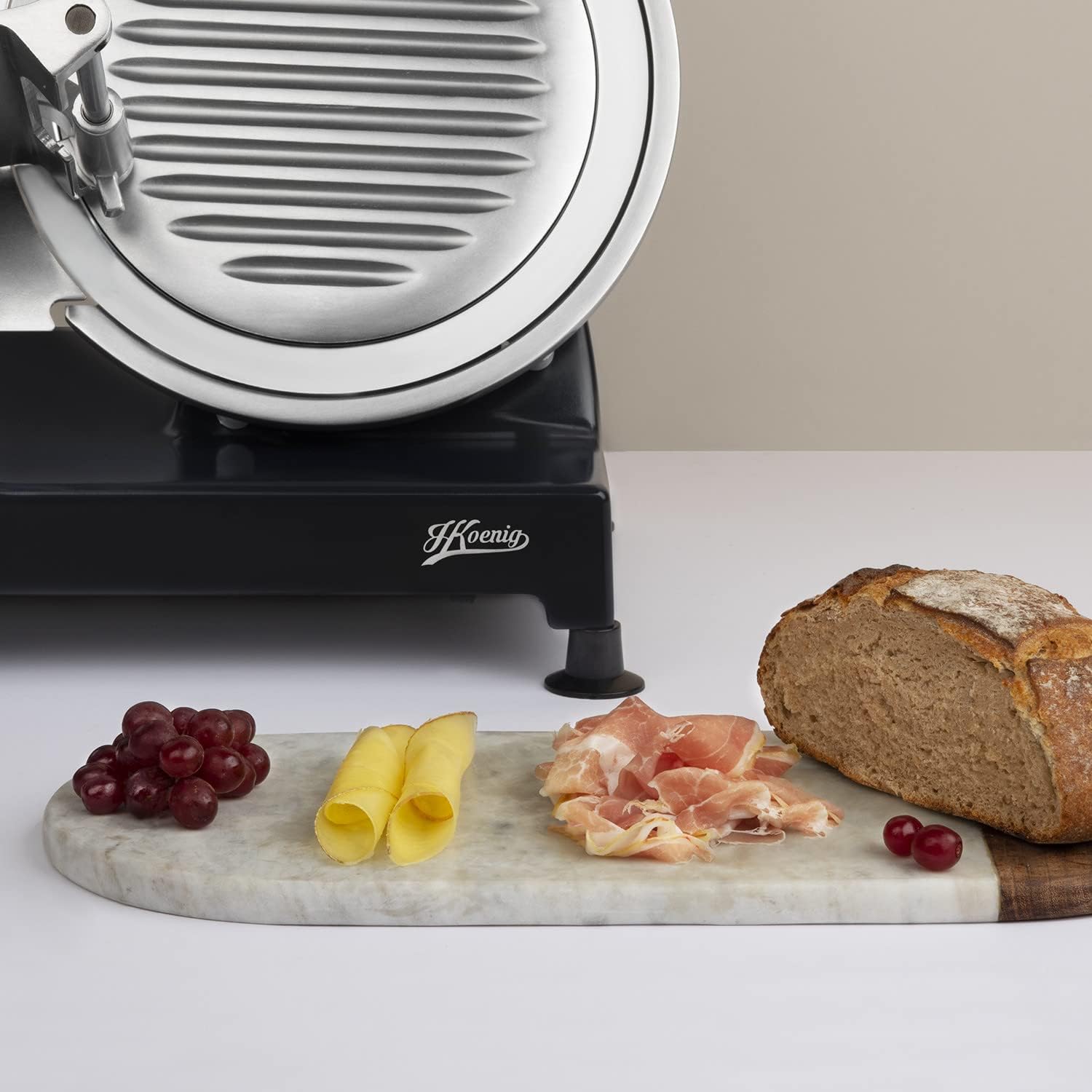 H.Koenig Trancheuse électrique à viande MSX254, charcuterie, professionnelle, précise,coupe 0-12 mm,lame 25 cm,aiguiseur intégré,large plateau,282 rpm, Rouge