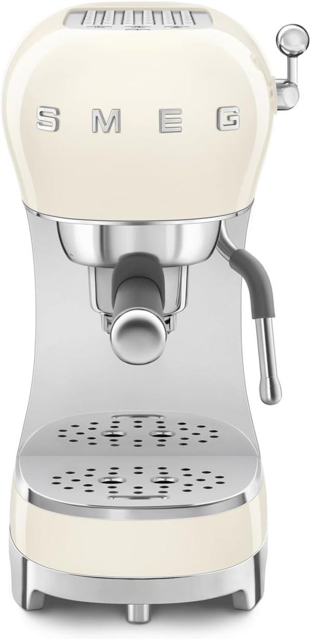 Smeg, Machine à Café Expresso Manuelle ECF02CREU, Système Thermoblock et Buse Vapeur, 4 Fonctions Expresso, Plateau Amovible, Porte Filtre, Réservoir d'Eau 1 L, Dimensions Compactes, 1350W, Crème