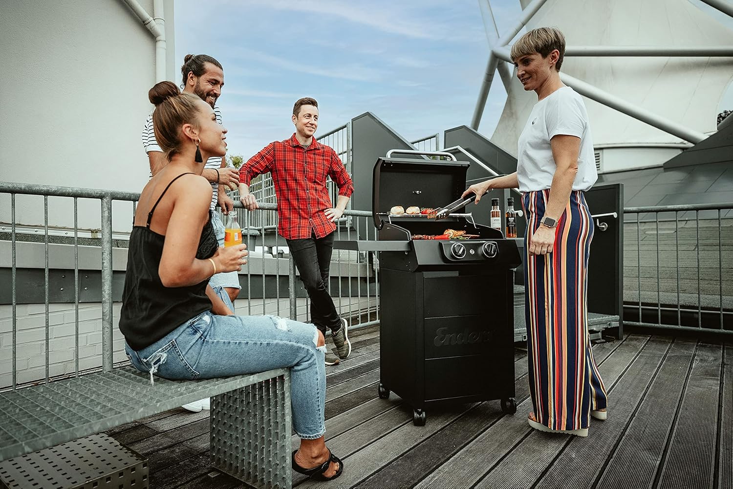 Enders® Barbecue électrique eCRAVE 2, avec grille en fonte, chariot de barbecue avec beaucoup d'espace de rangement, système de nettoyage Simple Clean ™, 2 éléments chauffants puissants, hotte de