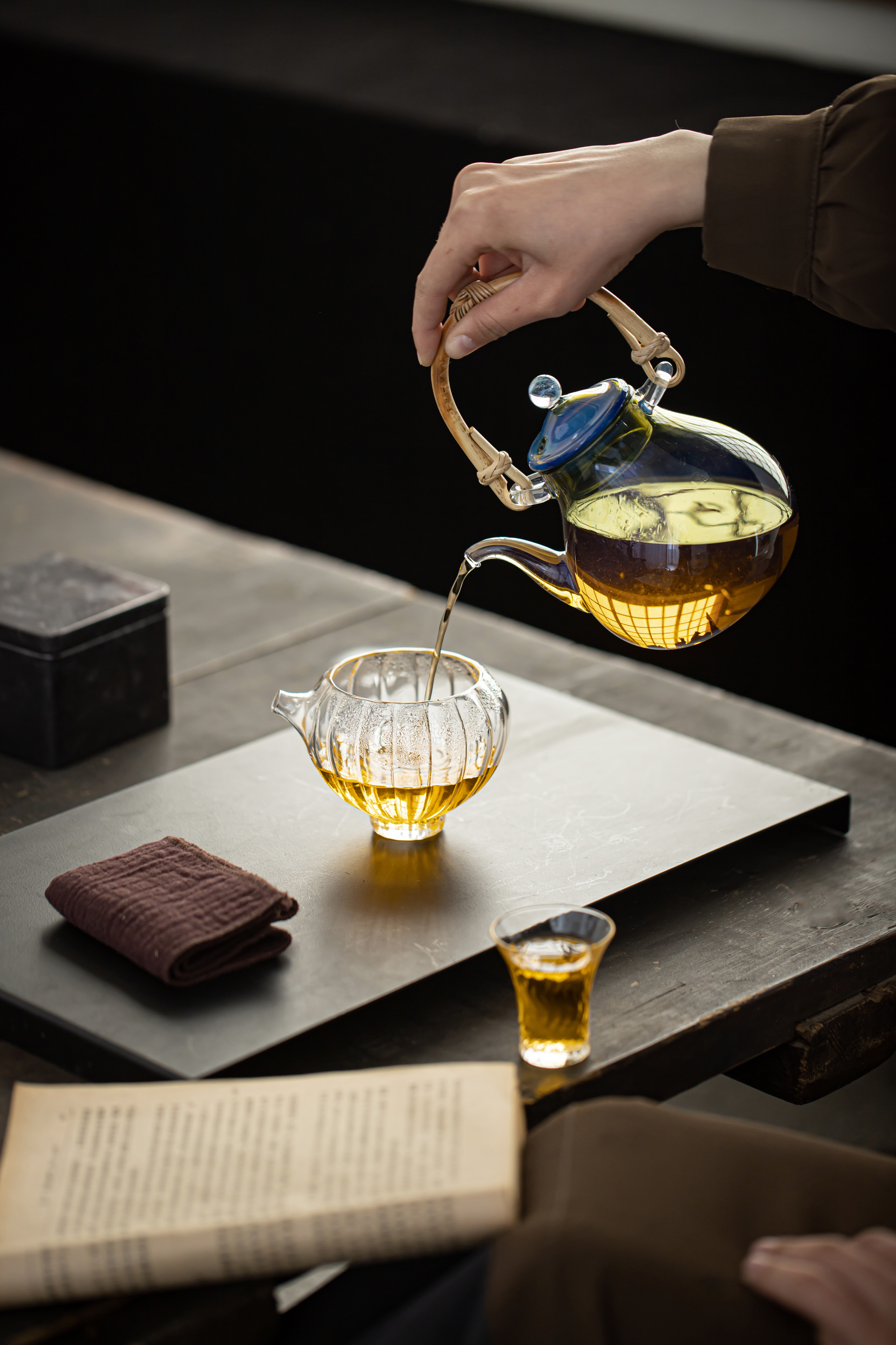 Heat Borosilicate Enchanted Glass Tea Pot For Family Use - RORA