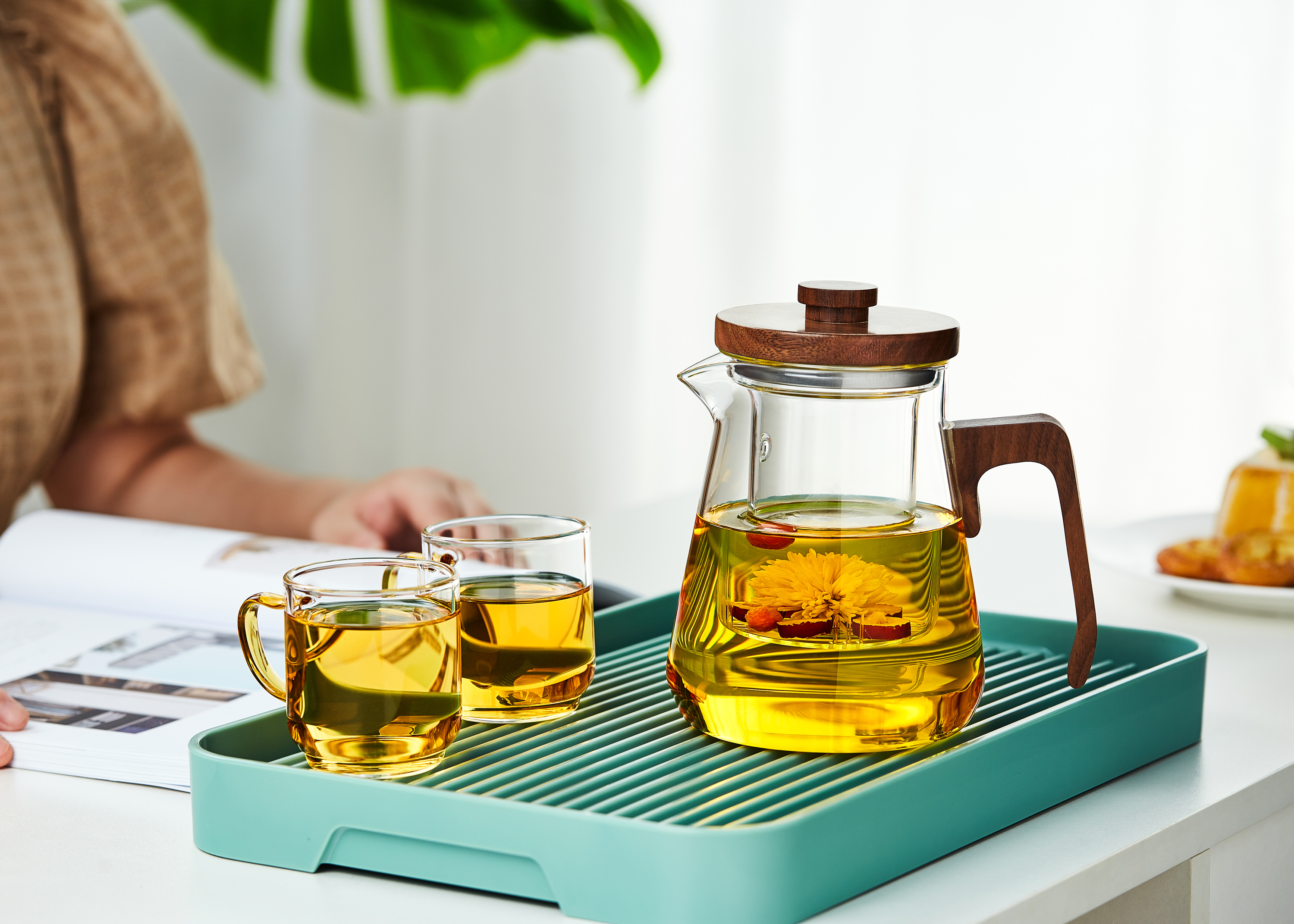 Heat Borosilicate Glass Tea Pot with Removable Infuser for Loose Leaf Tea - RORA