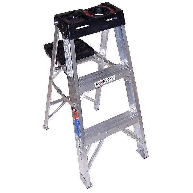 3 ft Aluminum Stepladder – 300 lb Capacity with Tool Tray & Slip-Resistant Steps